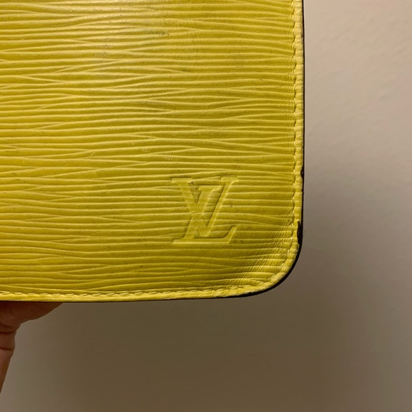 SOLD Louis vuitton epi pouch wrist wallet - Picture 8 of 15
